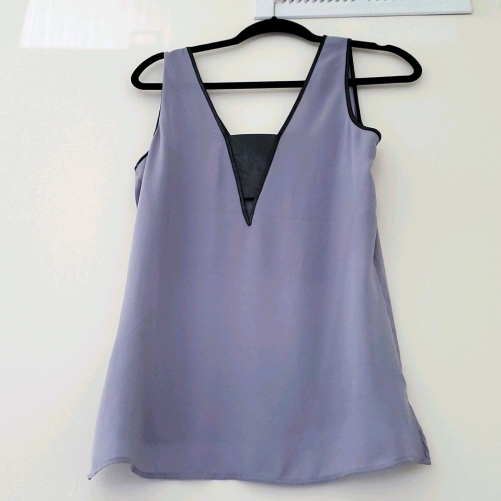A short sleeve shirt
